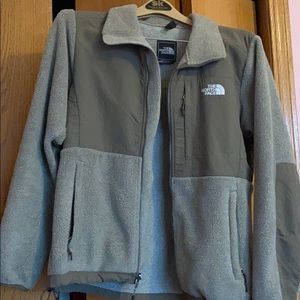 Women’s Northface Jacket